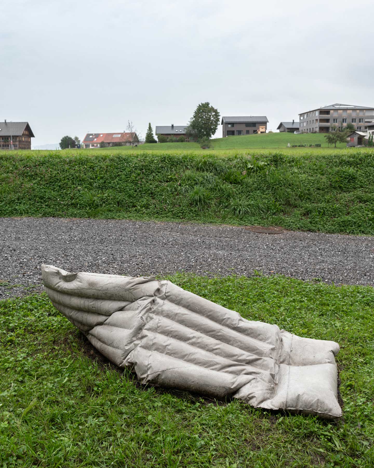 Luka Berchtold - <em>air mattresses</em>, 2024, variable dimension, concrete (c) Christa Engstler