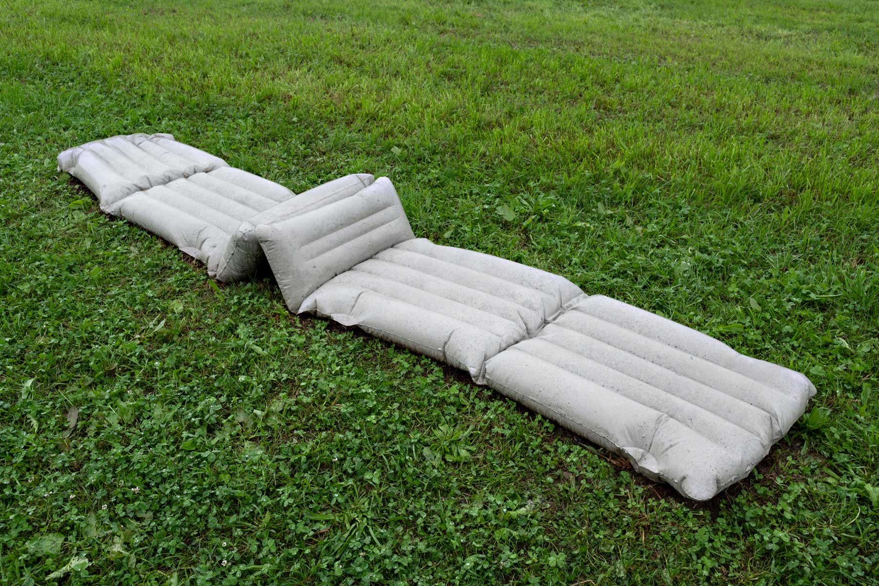 Luka Berchtold - <em>air mattresses</em>, 2024, variable dimension, concrete (c) Christa Engstler