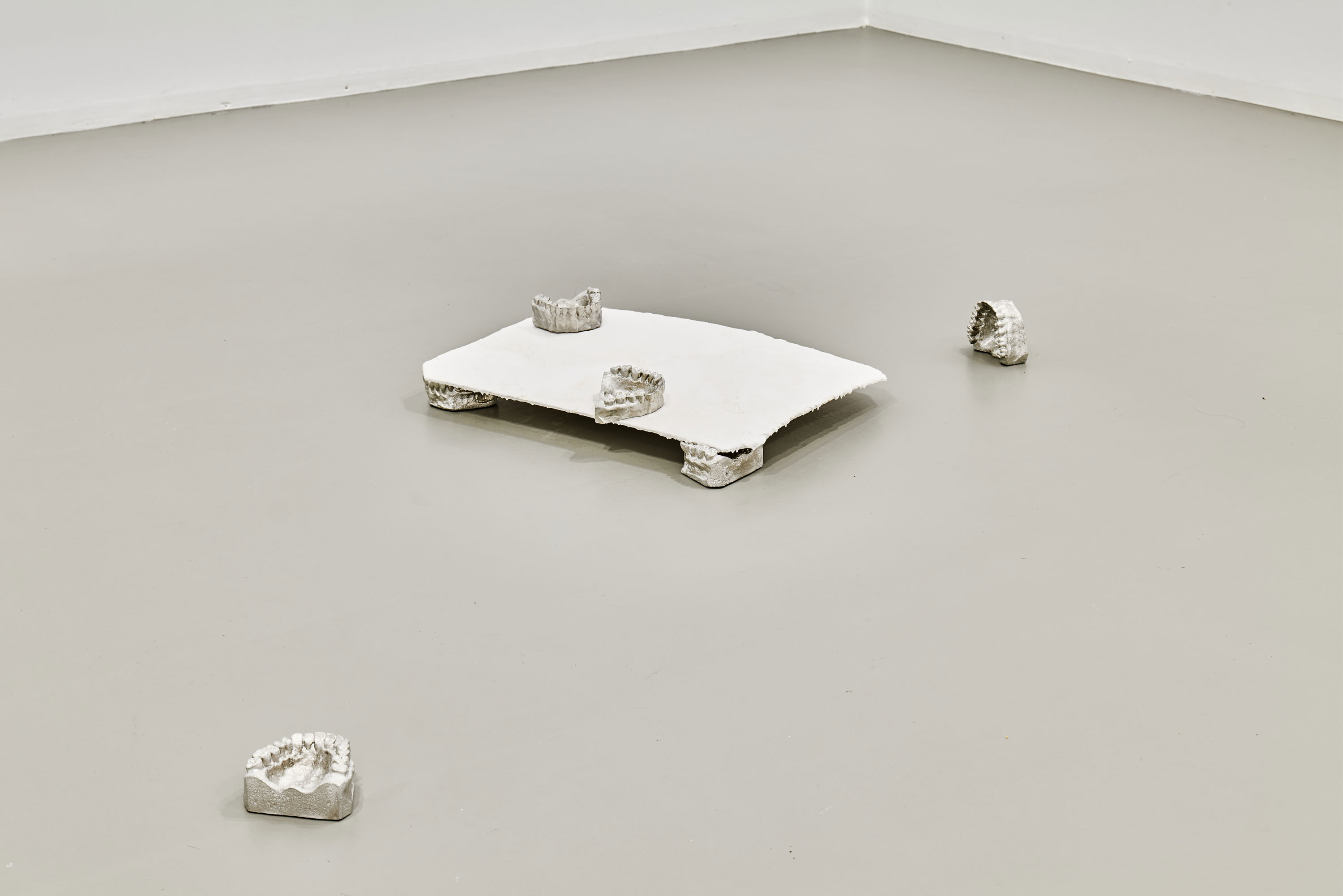 Luka Berchtold - untitled bunch, 2022, dimensions variable, tin, plaster (c) Miro Kuzmanovic